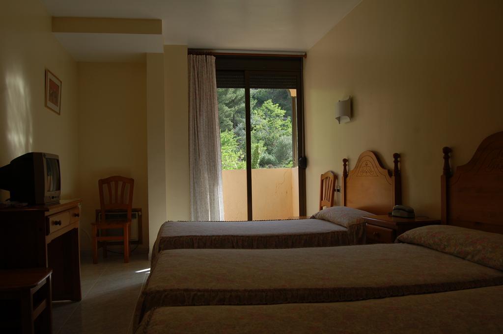 Hotel Llucena Lucena del Cid Bagian luar foto