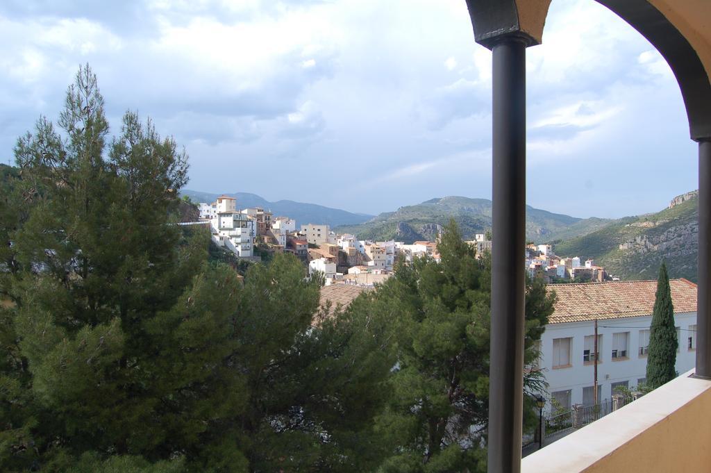 Hotel Llucena Lucena del Cid Bagian luar foto